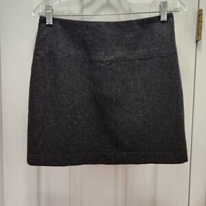 Banana Republic Ladies Wool Blend Mini Skirt - Size 4